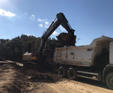 Obras na rodovia que liga Irati a São Mateus do Sul começaram em março e devem ser finalizadas até novembro de 2020. A primeira fase da obra está em andamento desde março, com os serviços de remoção da camada vegetal, drenagem, terraplanagem, construção de bueiros e galerias e implantação de pedreiras e usinas nas proximidades de Irati.  -  Irati, 25/06/2019  -  Foto: Divulgação DER