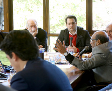 Governador Carlos Massa Ratinho Junior durante reunião com a equipe de governo. Foto: Jaelson Lucas/ANPr