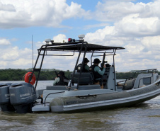 
Rio Paraná recebe reforço de policiamento pelo BPFron para combater crimes transfronteiriços. Foto: Divulgação/PMPR