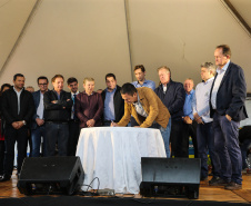 Entrega de moradias para 100 famílias de Marechal Cândido Rondon, no Oeste do Paraná, nesta segunda-feira (15). Marechal Cândido Rondon, 15/07/2019 -  Foto: Geraldo Bubniak/ANPr