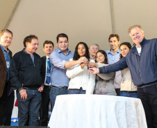 Entrega de moradias para 100 famílias de Marechal Cândido Rondon, no Oeste do Paraná, nesta segunda-feira (15). Marechal Cândido Rondon, 15/07/2019 -  Foto: Geraldo Bubniak/ANPr