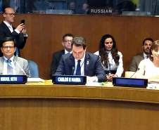 O governador Carlos Massa Ratinho Junior apresentou nesta segunda-feira (15), na sede da Organização das Nações Unidas (ONU), em Nova York, os avanços do Paraná na implantação dos Objetivos de Desenvolvimento Sustentável (ODS) e reforçou o compromisso do Estado com a Agenda 2030.Foto: Divulgação/ANPr