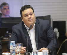 “Trata-se de um trabalho que passará a ser permanente da CGE. Auditar todos os gastos, despesas, contratos, pagamentos e pessoal do Estado”, explicou controlador-geral do Estado, Raul Siqueira. .Foto: Arnaldo Alves / ANPr.