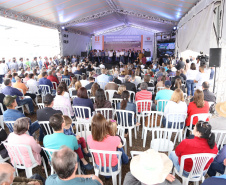 A primeira usina do Brasil de produção de biogás a partir do tratamento dos dejetos de suínos começou a funcionar no Paraná nesta quarta-feira (24), em Entre Rios do Oeste, na Região Oeste do Estado. O governador Carlos Massa Ratinho Junior inaugurou a unidade geradora cuja capacidade total é de 480 KW, transformando por dia 215 toneladas de um agente poluidor em energia limpa. Foto: José fernando Ogura/ANPr