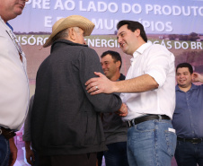 A primeira usina do Brasil de produção de biogás a partir do tratamento dos dejetos de suínos começou a funcionar no Paraná nesta quarta-feira (24), em Entre Rios do Oeste, na Região Oeste do Estado. O governador Carlos Massa Ratinho Junior inaugurou a unidade geradora cuja capacidade total é de 480 KW, transformando por dia 215 toneladas de um agente poluidor em energia limpa. Foto: José fernando Ogura/ANPr