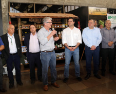 O Governo do Paraná repassa nesta quarta-feira (24) 54 veículos para escritórios da Emater no Interior do Estado. A entrega foi feita pelo governador Carlos Massa Ratinho Junior,  na sede da Emater, em Curitiba.Foto Gilson Abreu/ANPr