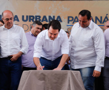 O governador Carlos Massa Ratinho Junior e o prefeito Miguel Amaral inauguraram mais uma unidade do projeto Meu Campinho