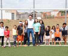 O governador Carlos Massa Ratinho Junior e o prefeito Miguel Amaral inauguraram mais uma unidade do projeto Meu Campinho