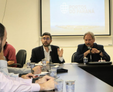 Tomaram posse nesta semana os novos membros do Conselho de Administração dos Portos do Paraná (Consad). O colegiado é responsável pela orientação geral dos negócios da empresa pública e composto por cinco integrantes. Foto: Claudio Neves/Portos do Paraná