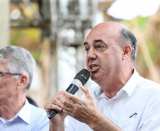 Investimentos do Governo do Estado reforçam o apoio à produção agrícola em Ivaiporã, no Vale do Ivaí (Norte do Paraná). Nesta quinta-feira (26) o governador Carlos Massa Ratinho Junior inaugurou obra de pavimentação de estrada rural e fez a entrega de equipamentos para agricultura, beneficiando 1.350 famílias. O volume de recursos chega a R$ 1,1 milhão.  Ivaiporã, 26/07/2019 -Foto: Geraldo Bubniak/ANPr