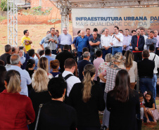 Investimentos do Governo do Estado reforçam o apoio à produção agrícola em Ivaiporã, no Vale do Ivaí (Norte do Paraná). Nesta quinta-feira (26) o governador Carlos Massa Ratinho Junior inaugurou obra de pavimentação de estrada rural e fez a entrega de equipamentos para agricultura, beneficiando 1.350 famílias. O volume de recursos chega a R$ 1,1 milhão. Foto: Rodrigo Felix Leal/ANPr