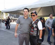 O governador Carlos Massa Ratinho Junior participou e deu as boas-vindas aos motoqueiros, presentes na benção em comemoração ao seu dia. Curitiba, 17-07-19.Foto: Arnaldo Alves / ANPr.