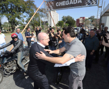 O governador Carlos Massa Ratinho Junior participou e deu as boas-vindas aos motoqueiros, presentes na benção em comemoração ao seu dia. Curitiba, 17-07-19.Foto: Arnaldo Alves / ANPr.