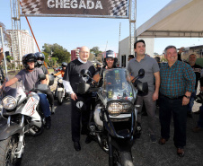 O governador Carlos Massa Ratinho Junior participou e deu as boas-vindas aos motoqueiros, presentes na benção em comemoração ao seu dia. Curitiba, 17-07-19.Foto: Arnaldo Alves / ANPr.