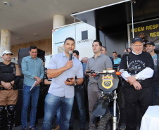 O governador Carlos Massa Ratinho Junior participou e deu as boas-vindas aos motoqueiros, presentes na benção em comemoração ao seu dia. Curitiba, 17-07-19.Foto: Arnaldo Alves / ANPr.