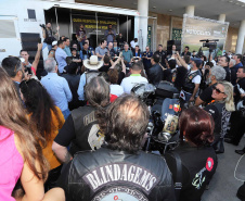 O governador Carlos Massa Ratinho Junior participou e deu as boas-vindas aos motoqueiros, presentes na benção em comemoração ao seu dia. Curitiba, 17-07-19.Foto: Arnaldo Alves / ANPr.