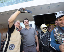 O governador Carlos Massa Ratinho Junior participou e deu as boas-vindas aos motoqueiros, presentes na benção em comemoração ao seu dia. Curitiba, 17-07-19.Foto: Arnaldo Alves / ANPr.