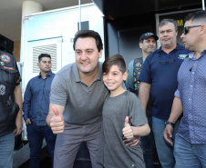 O governador Carlos Massa Ratinho Junior participou e deu as boas-vindas aos motoqueiros, presentes na benção em comemoração ao seu dia. Curitiba, 17-07-19.Foto: Arnaldo Alves / ANPr.