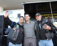 O governador Carlos Massa Ratinho Junior participou e deu as boas-vindas aos motoqueiros, presentes na benção em comemoração ao seu dia. Curitiba, 17-07-19.Foto: Arnaldo Alves / ANPr.