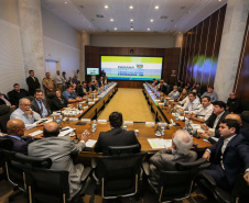 O governador Carlos Massa Ratinho Júnior recebe nesta segunda-feira (29),  prefeitos da Margem do Rio Paranapanema para tratar da retirada da energia vendida por usinas da formação do valor adicionado do ICMS. Curitiba, 29/07/2019 -Foto: Geraldo Bubniak/ANPr