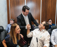 O governador Carlos Massa Ratinho Júnior recebe nesta segunda-feira (29),  prefeitos da Margem do Rio Paranapanema para tratar da retirada da energia vendida por usinas da formação do valor adicionado do ICMS. Curitiba, 29/07/2019 -Foto: Geraldo Bubniak/ANPr