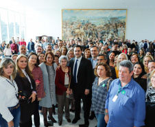 O governador Carlos Massa Ratinho Junior autorizou nesta terça-feira (30) o pagamento das progressões e promoções de carreira do Quadro Próprio do Poder Executivo (QPPE) e dos Servidores da Secretaria de Estado da Saúde (QPSS). A implantação dos avanços representa um investimento de R$ 30 milhões na folha do Estado.