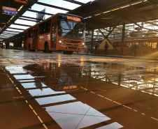 Os moradores de Araucária ganharam uma nova ligação de ônibus com Curitiba. Atendendo a uma reivindicação antiga dos moradores, a linha Vila Juliana foi estendida até o bairro Campina da Barra, na cidade da região metropolitana. Foto: José Fernando Ogura/ANPr