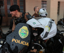 A Polícia Militar do Paraná (PM-PR) iniciou uma mega-operação (Operação 100) em Curitiba  e Região Metropolitana nesta sexta-feira (2). São 165 viaturas, 550 policiais militares de todos os batalhões espalhados pelos municípios com auxílio de motocicletas, cães, cavalos e helicóptero.  Curitiba, 02/08/2019 -  Foto: Geraldo Bubniak/ANPr