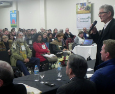 Cerca de 300 pessoas estão reunidas desde esta segunda-feira (05) em Curitiba na V Conferência Estadual de Segurança Alimentar e Nutricional. O evento, com o tema Comida no Campo e na Cidade: o que Temos e o que Queremos?, tem como proposta ampliar e fortalecer os compromissos para a promoção da soberania alimentar e do direito humano à alimentação adequada. Foto: Divulgação/SEAB