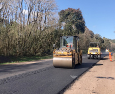 O Departamento de Estradas de Rodagem (DER-PR) finalizou na sexta-feira os trabalhos de recuperação de um trecho de 63 quilômetros da PR-280, entre Palmas e o acesso à BR-153, no município de General Carneiro, no Sul do Estado. A rodovia recebeu investimentos de R$ 882 mil de recursos próprios do GovernFoto:DER