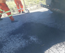 O Departamento de Estradas de Rodagem (DER-PR) finalizou na sexta-feira os trabalhos de recuperação de um trecho de 63 quilômetros da PR-280, entre Palmas e o acesso à BR-153, no município de General Carneiro, no Sul do Estado. A rodovia recebeu investimentos de R$ 882 mil de recursos próprios do GovernFoto:DER