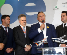 O Paraná passa a ter a maior malha aeroviária do País com o início nesta quarta-feira (07) do programa Voe Paraná. O novo pacote aéreo regional foi lançado pelo governador Carlos Massa Ratinho Junior no Aeroporto do Bacacheri, em Curitiba, e vai atender 12 cidades, de todas as regiões do Estado.Foto Gilson Abreu AENPr