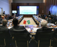 O governador Carlos Massa Ratinho Junior e técnicos da Secretaria de Infraestrutura e Logística apresentaram nesta quarta-feira (7) ao grupo China Merchants projetos ferroviários de curto, médio e longo prazos no Paraná