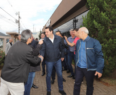 O governador Carlos Massa Ratinho Junior reúne-se com prefeitos na sede da Associação dos Municípios do Sudoeste do Paraná (Amsop), em Francisco Beltrão e assina autorização para licitações de obras para a infraestrutura urbana