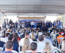 O governador Carlos Massa Ratinho Junior assinou nesta quinta-feira (8) a ordem de serviço para início das obras para contenção de enchentes do Rio Marrecas, em Francisco Beltrão, no Sudoeste do Estado. O Governo do Estado está investindo R$ 30 milhões nesta primeira etapa da obra.