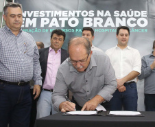 O governador Carlos Massa Ratinho Junior autorizou nesta quarta-feira (8), em Pato Branco, o repasse de R$ 565 mil para aquisição de equipamentos e acessórios para o setor de radiologia do Hospital do Câncer da cidade.