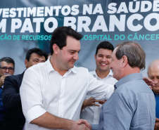 O governador Carlos Massa Ratinho Junior autorizou nesta quarta-feira (8), em Pato Branco, o repasse de R$ 565 mil para aquisição de equipamentos e acessórios para o setor de radiologia do Hospital do Câncer da cidade.