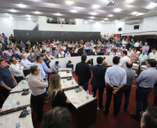 O governador Carlos Massa Ratinho Junior participa nesta sexta-feira (09), em na câmara de Toledo, a liberação de recursos para municípios da região Oeste. Participaram: prefeito de Toledo, Lucio De Marchi; secretário Chefe da Casa Civil, Guto Silva; de Desenvolvimento Urbano, João Carlos Ortega; do Planejamento, Valdemar Jorge e da Infraestrutura e Logística, Sandro Alex; deputados e demais autoridades.Toledo, 09-08-19.Foto: Arnaldo Alves / ANPr.