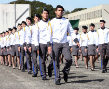 São José dos Pinhais, 09 de agosto de 2019. Solenidade alusiva ao Aniversário da PMPR. Foto: Desfile dos alunos do Colégio da Polícia Militar. 