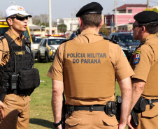A Polícia Militar realizou duas novas edições da operação Tático Móvel na semana passada em Curitiba. O trabalho preventivo de segurança teve mais de 1,8 mil pessoas e 665 veículos abordados, com 16 prisões e 187 autos de infração lavrados. As ações envolveram 550 policiais entre quinta-feira (15) e sexta-feira (16/08).