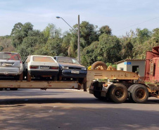 Veículos apreendidos são retirados de pátios de delegacias e vias públicas. Foto: Divulgação/Policia Civil