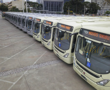 Governador Carlos Massa Ratinho Junior entrega novos ônibus para atender o sistema de transporte coletivo da Região Metropolitana de Curitiba. Foto: José Fernando Ogura/AEN