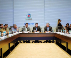 O Governo do Paraná instalou nesta quarta-feira (11) o Comitê Permanente de Desburocratização, uma das ações do Programa Descomplica, que foi lançado no mês passado e tem como foco simplificar a vida dos empreendedores