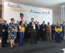 O Governo do Estado e os Correios firmam nesta segunda-feira (16) protocolo de intenções para a implantação do Balcão do Cidadão no Paraná
