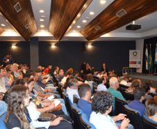 A Divisão de Resíduos Sólidos da Secretaria de Estado do Desenvolvimento Sustentável e do Turismo promoveu encontro nessa quarta-feira (02), em Curitiba, um encontro para discutir os principais avanços, projetos e dificuldades na área de resíduos sólidos no Paraná