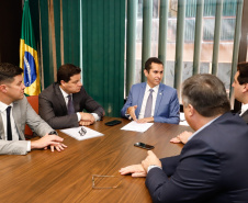 Governador Carlos Massa Ratinho Junior durante reunião com o deputado federal Domigos Neto(CE).