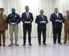 A entrega de medalhas de Mérito Rodoviário e homenagens aos policiais militares marcaram o evento de comemoração pelos 55 anos de criação do Batalhão de Polícia Rodoviária (BPRv) nesta sexta-feira (25), no auditório do Departamento de Estradas e Rodagem, em Curitiba.