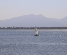 IATISMO - Iatismo é o esporte praticado com barcos movidos exclusivamente por propulsão à vela. Eles podem ser tripulados por uma ou duas pessoas, ou até mesmo por equipe. As competições serão disputadas em formato de regata.