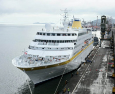 Porto de Paranaguá volta a receber navio de passageiros. Foto:Claudio Neves/Portos do Paraná