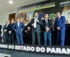 O governador Carlos Massa Ratinho Junior confirmou nesta terça-feira (17), durante evento no Palácio Iguaçu, um grande pacote voltado para o meio ambiente e a sustentabilidade. Foram destinados, entre liberações diretas e convênios, R$ 65 milhões para 149 municípios do Estado.